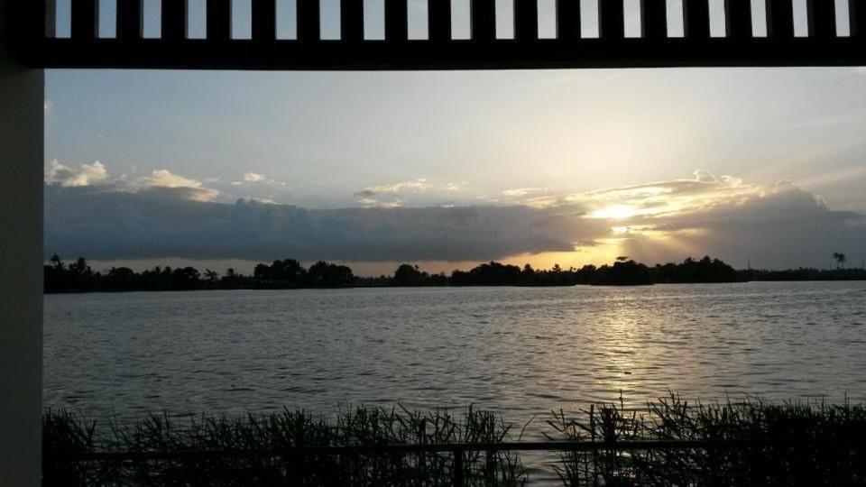 Paloma Backwater Resorts Alappuzha Zewnętrze zdjęcie